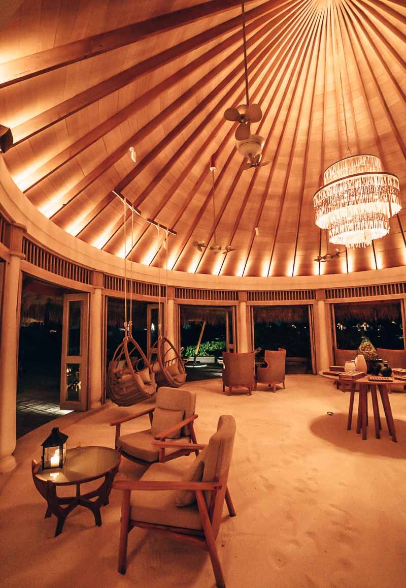 lounge milaidhoo maldives