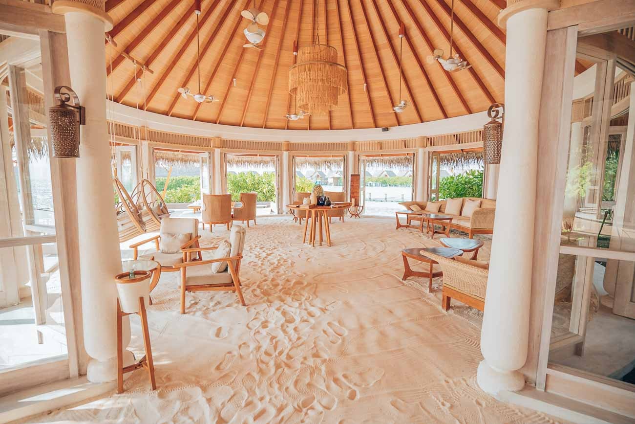 lobby milaidhoo maldives