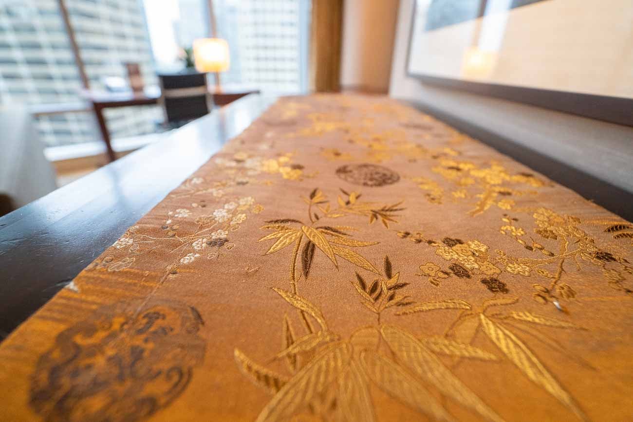 deluxe one bedroom suite shangri-la vancouver