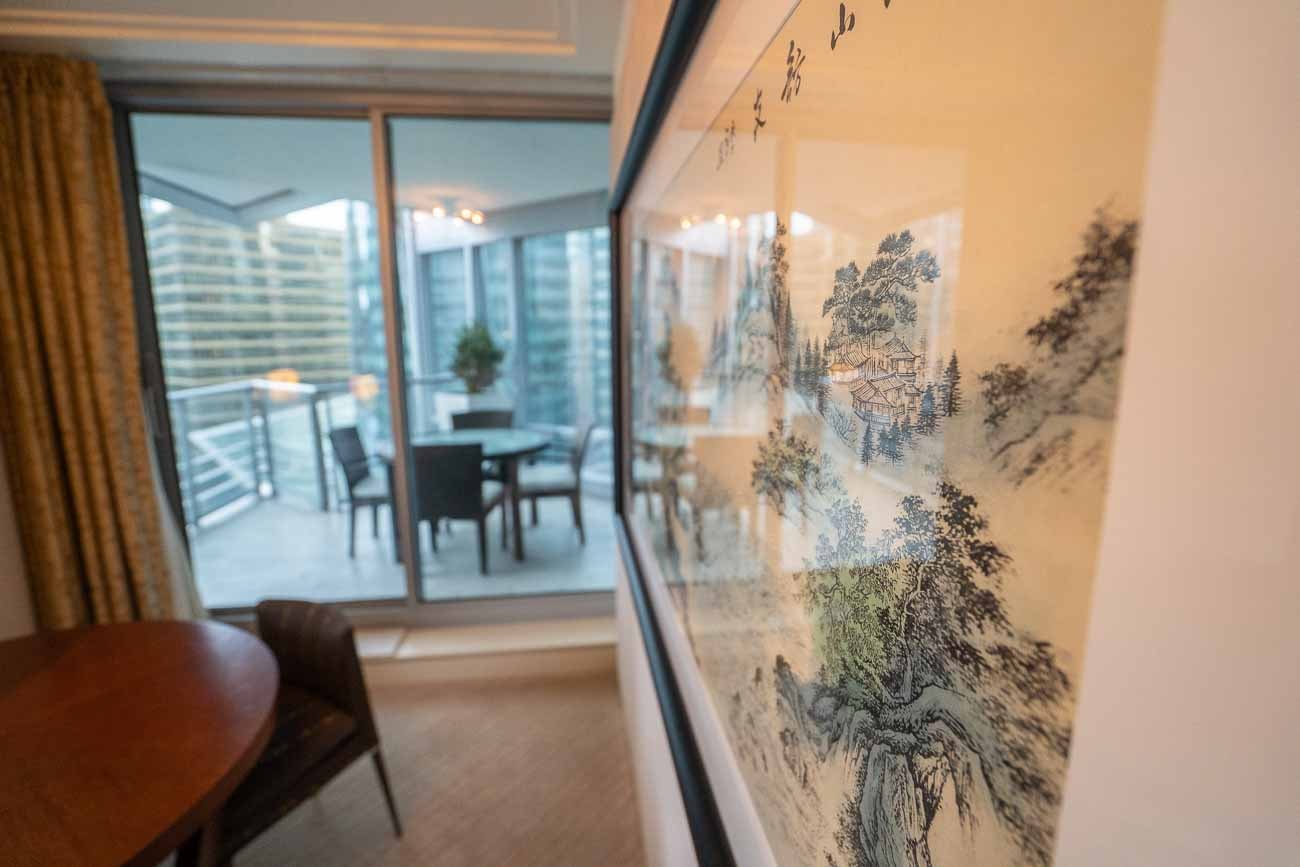 deluxe one bedroom suite shangri-la vancouver