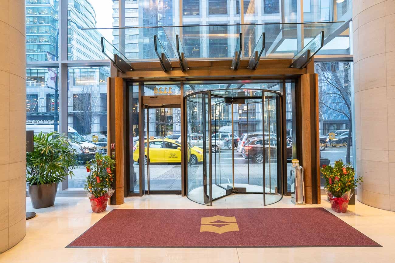 lobby shangri-la vancouver