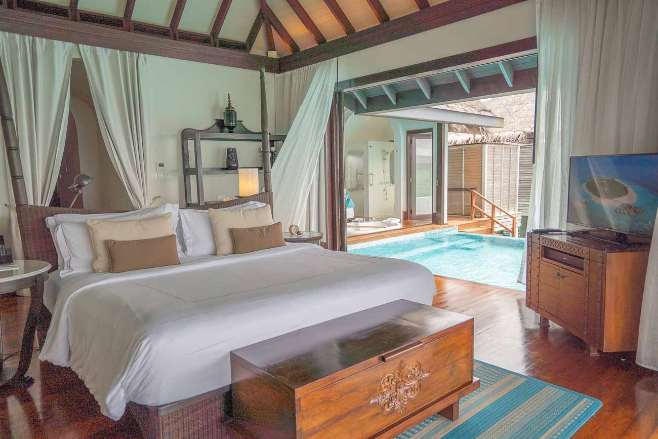 Hotel Review: Anantara Kihavah Maldives Villas